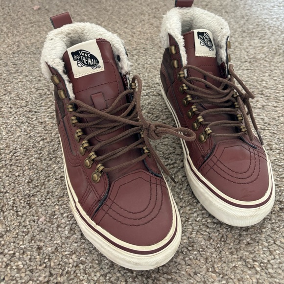 Like New Vans Boots - Picture 2 of 6